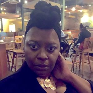 Meet your Posher, Carla